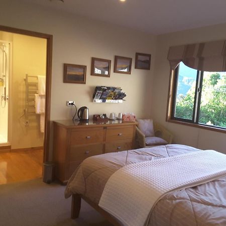 Okiwa Bay Lodge Picton Esterno foto
