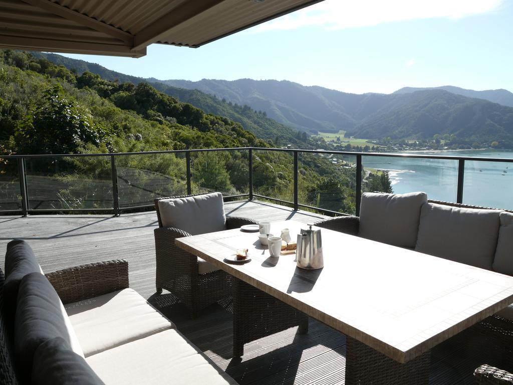 Okiwa Bay Lodge Picton Esterno foto