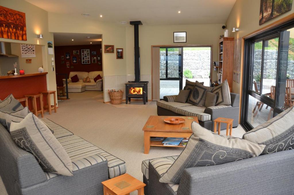 Okiwa Bay Lodge Picton Esterno foto