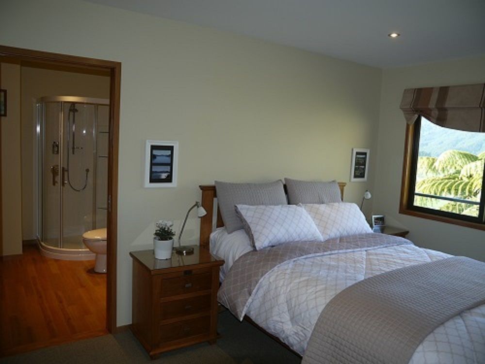 Okiwa Bay Lodge Picton Esterno foto